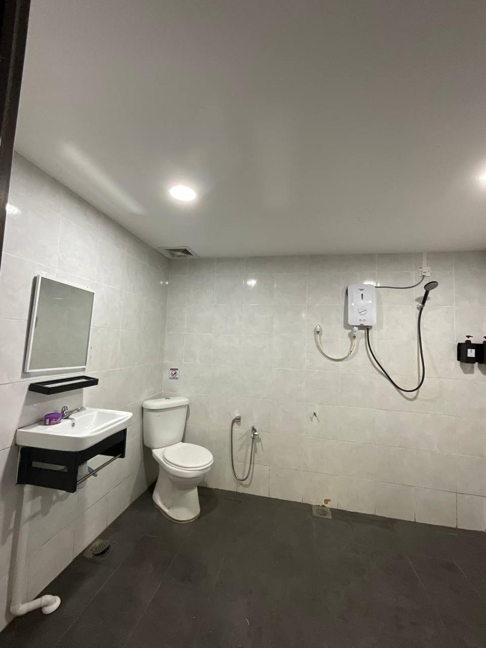 The Sky Inn Kuantan Exterior photo